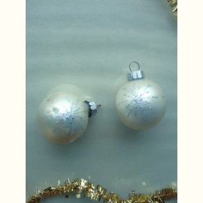 Glaskugle med glimmer snefnug