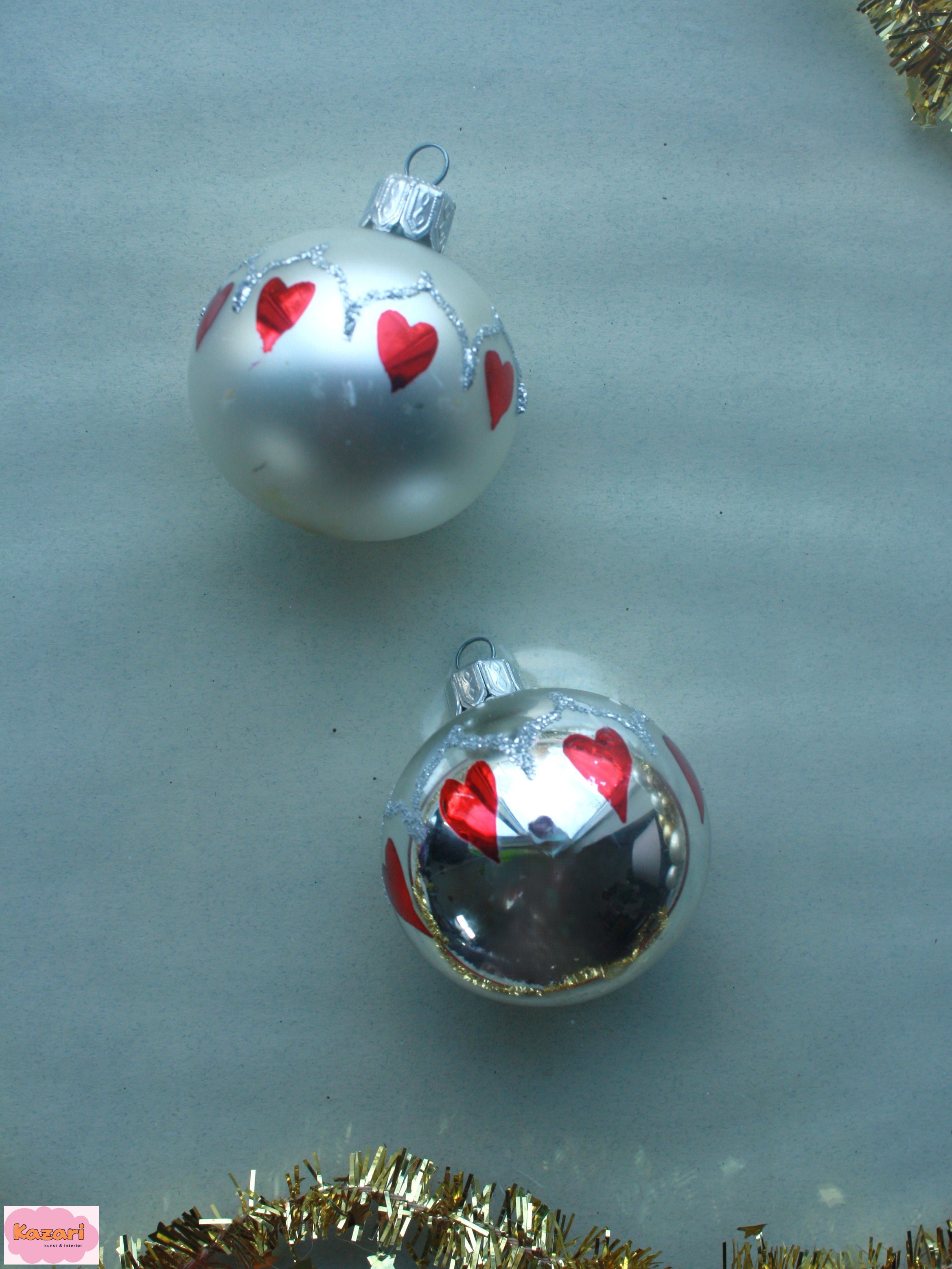 Glaskugler med rde hjerter