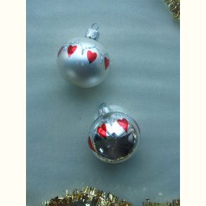 Glaskugler med rde hjerter